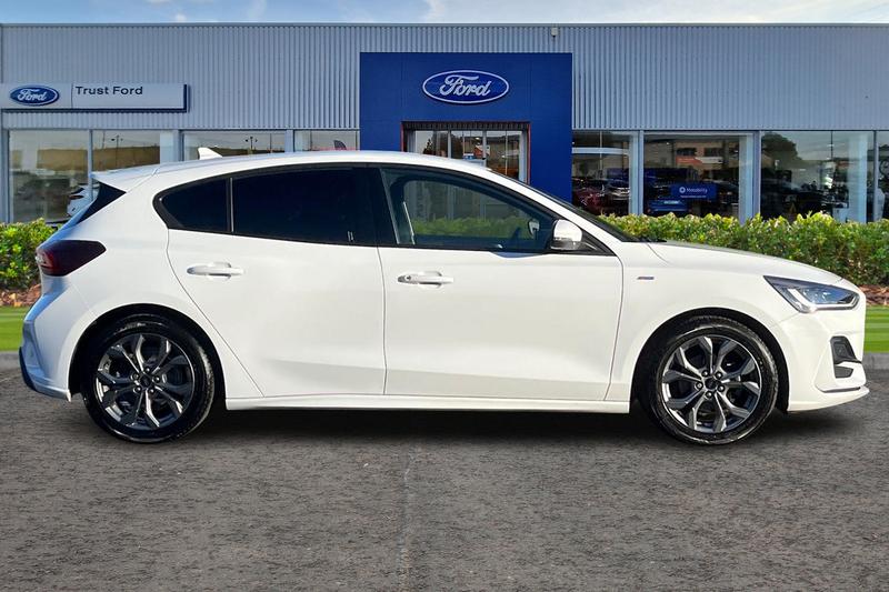 Used Ford Focus 2023 for sale - 76640953: Photo 3