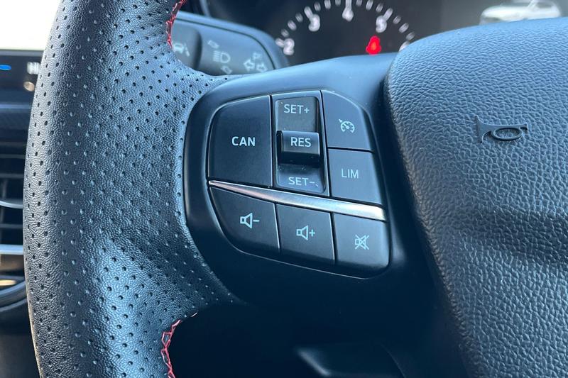 Used Ford Focus 2023 for sale - 76640953: Photo 32