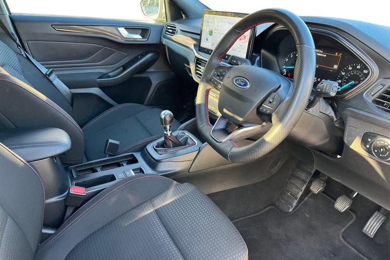 Used Ford Focus 2023 for sale - 76640953: Photo 9