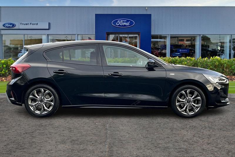 Used Ford Focus 2023 for sale - 76631346: Photo 3