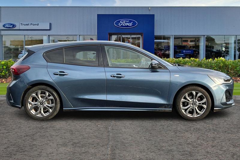 Used Ford Focus 2023 for sale - 76960759: Photo 3