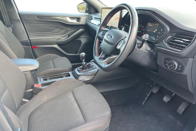 Used Ford Focus 2023 for sale - 76631349: Photo 9