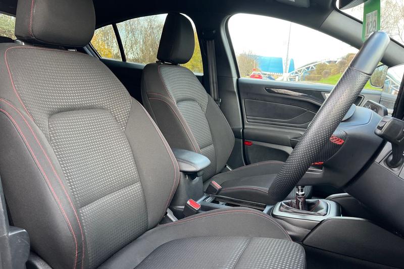 Used Ford Focus 2023 for sale - 76862508: Photo 17