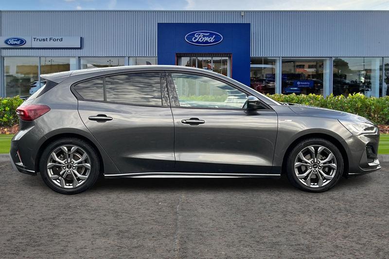 Used Ford Focus 2023 for sale - 76862508: Photo 3