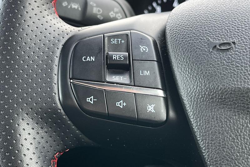 Used Ford Focus 2023 for sale - 76862508: Photo 32