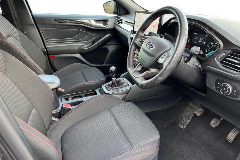 Used Ford Focus 2023 for sale - 76862508: Photo 9