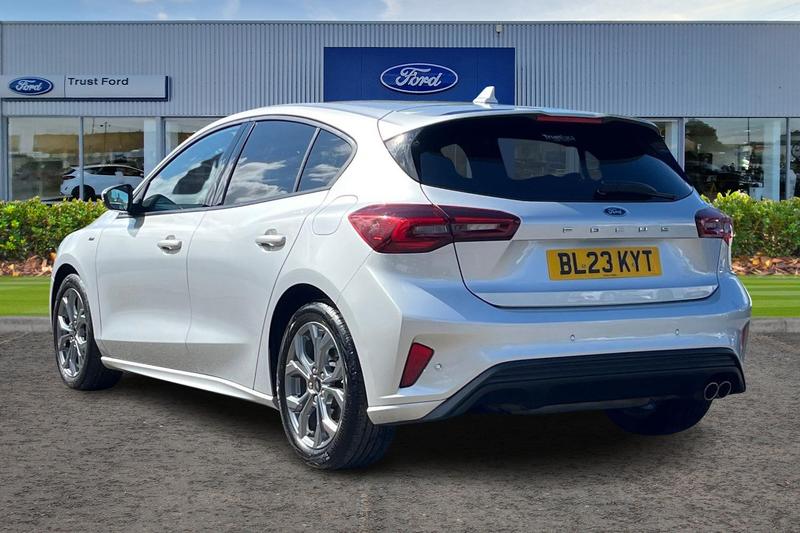 Used Ford Focus 2023 for sale - 76895368: Photo 2