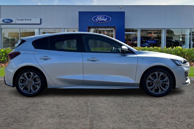 Used Ford Focus 2023 for sale - 76895368: Photo 3