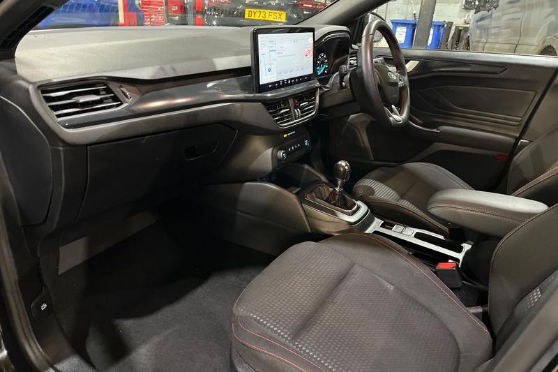 Used Ford Focus 2023 for sale - 76933551: Photo 16