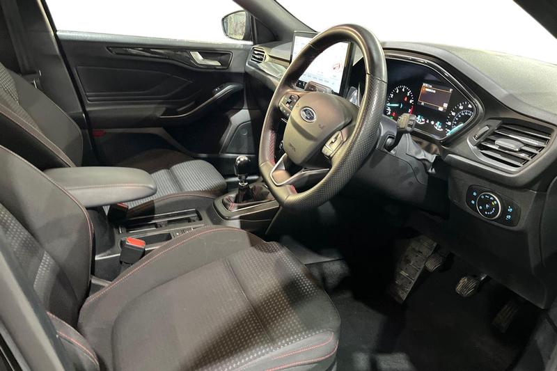 Used Ford Focus 2023 for sale - 76933551: Photo 7