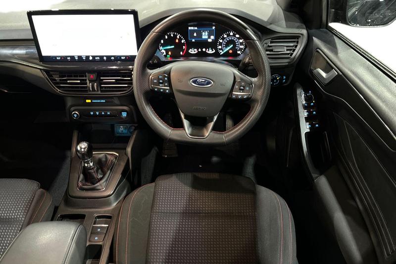 Used Ford Focus 2023 for sale - 76933551: Photo 9