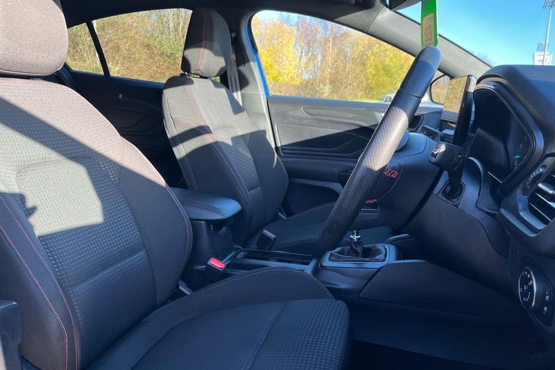 Used Ford Focus 2023 for sale - 76782189: Photo 17