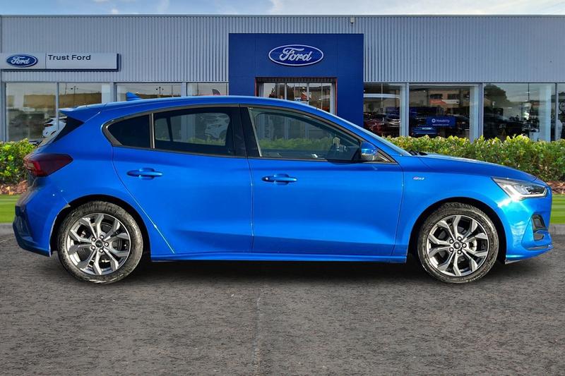 Used Ford Focus 2023 for sale - 76782189: Photo 3