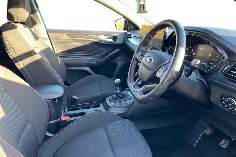 Used Ford Focus 2023 for sale - 76782189: Photo 9