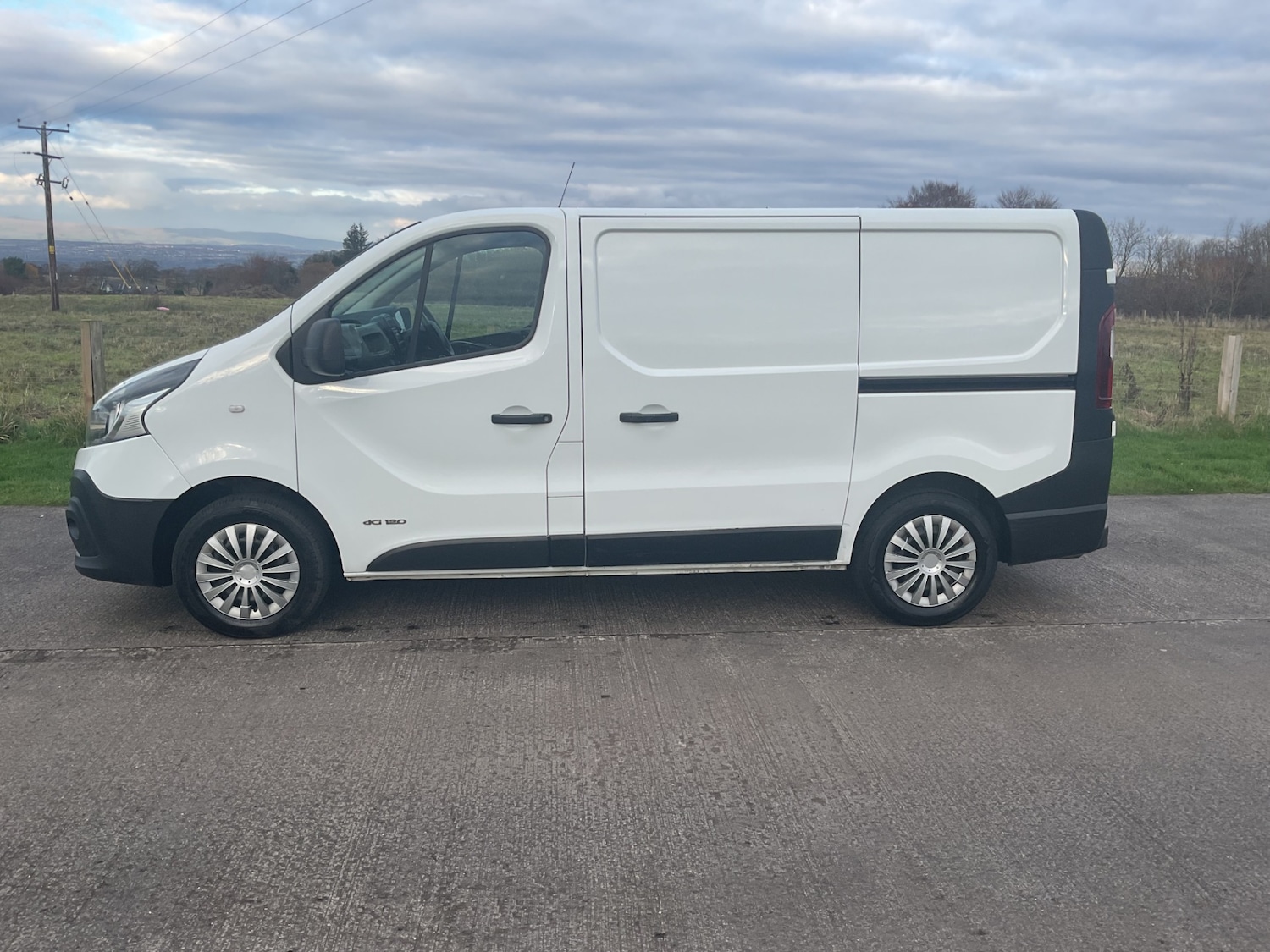 Used Renault Trafic 2017 for sale - 76507382: Photo 2
