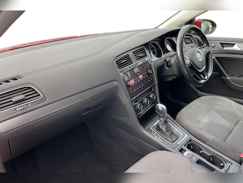 Used Volkswagen Golf 2019 for sale - 76302472: Photo