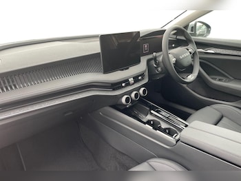 Used Skoda Superb 2025 for sale - 76130620: Photo 2