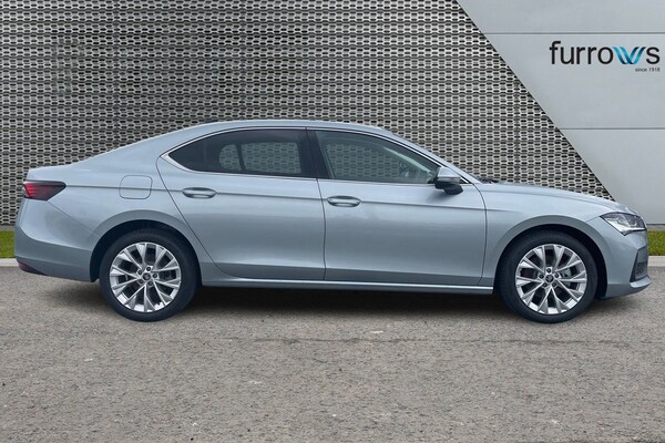 Used Skoda Superb 2025 for sale - 76130620: Photo 4