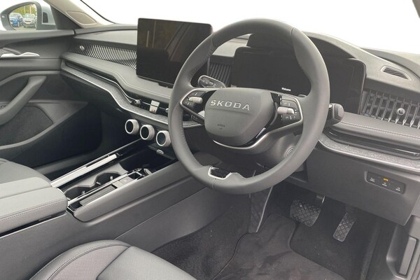Used Skoda Superb 2025 for sale - 76130620: Photo 7