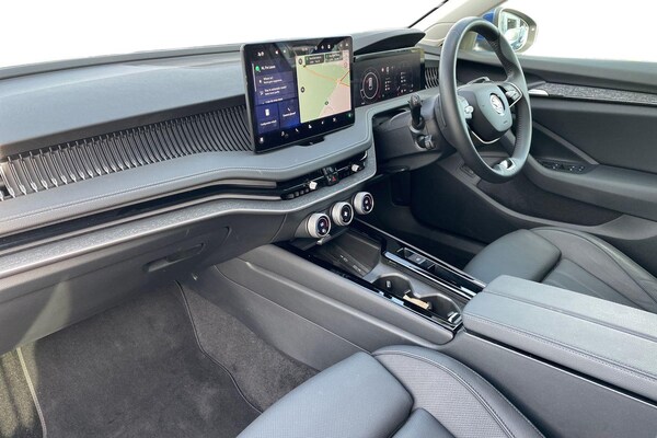 Used Skoda Superb 2025 for sale - 76244563: Photo 2