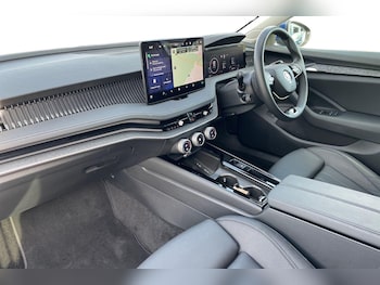 Used Skoda Superb 2025 for sale - 76244563: Photo 2