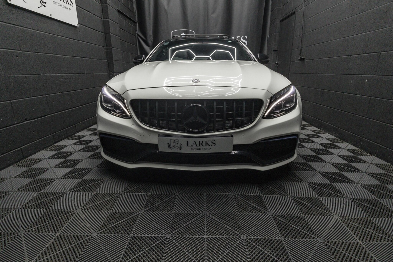 Used Mercedes-Benz C Class 2018 for sale - 76572035: Photo 17