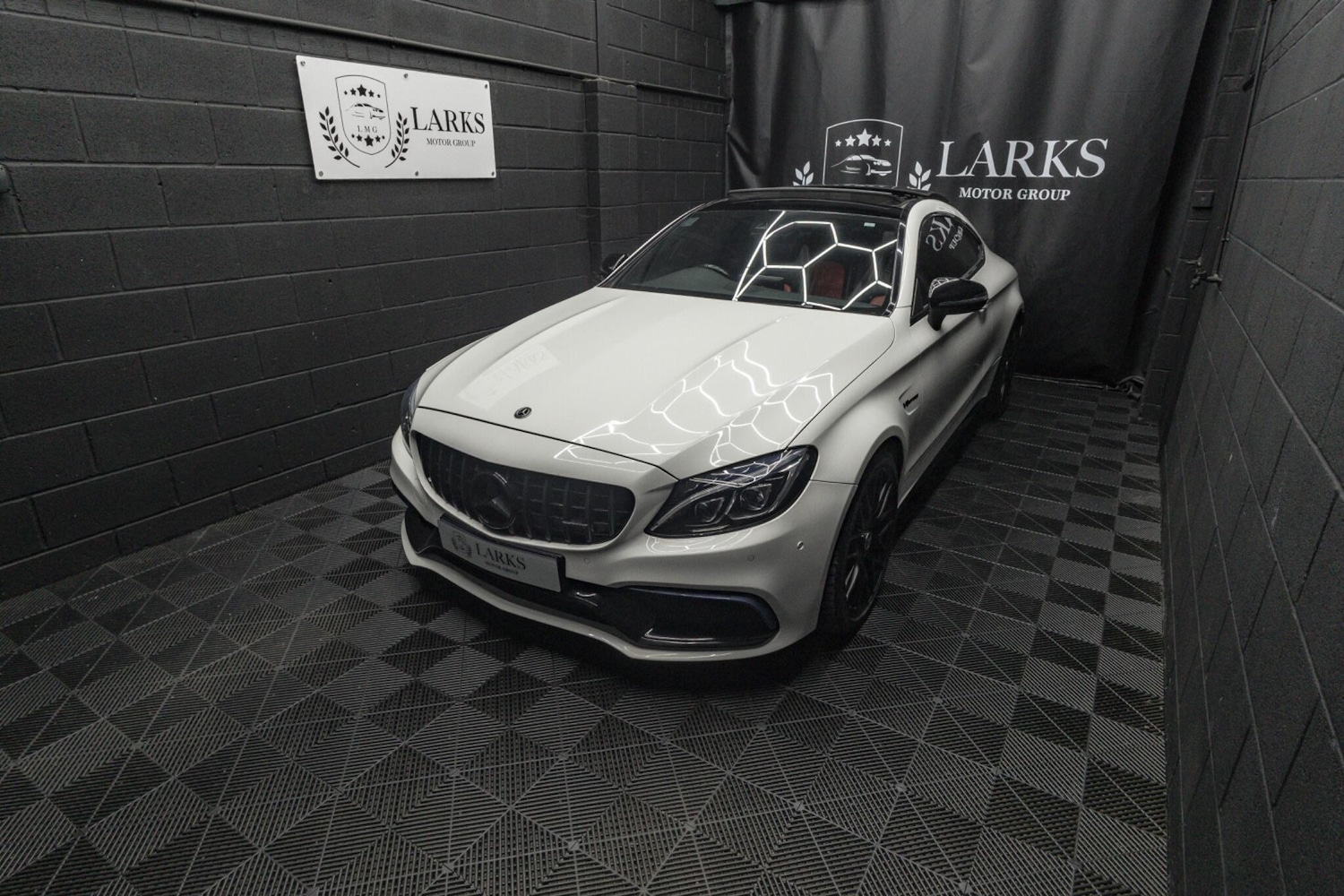 Used Mercedes-Benz C Class 2018 for sale - 76572035: Photo 6