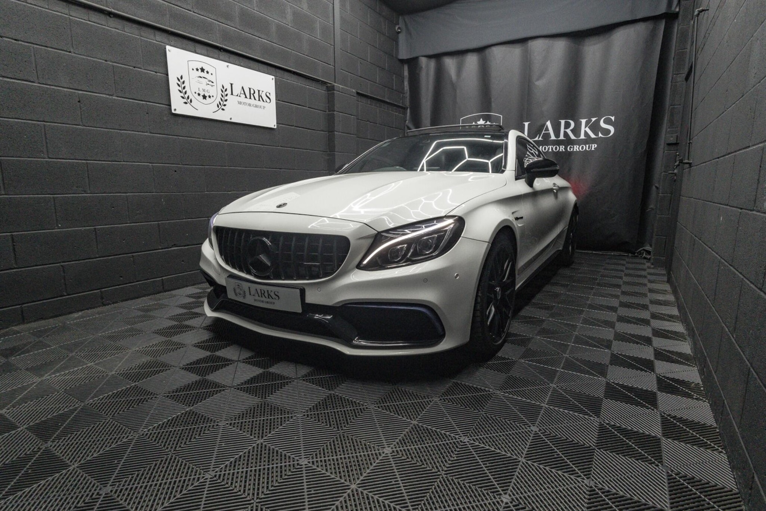 Used Mercedes-Benz C Class 2018 for sale - 76572035: Photo 7