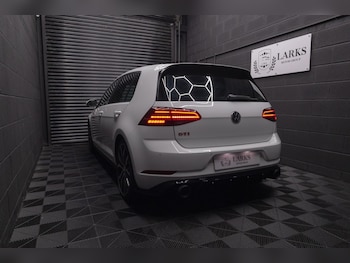 Used Volkswagen Golf 2018 for sale - 76975794: Photo