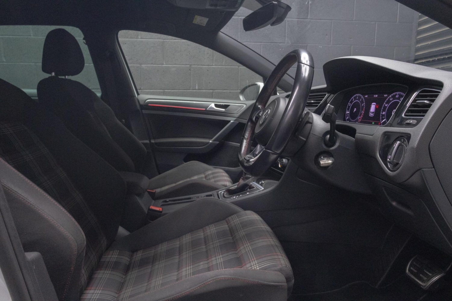 Used Volkswagen Golf 2018 for sale - 76521730: Photo 73