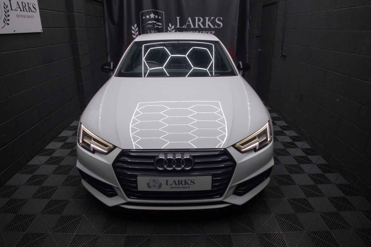 Used Audi A4 2017 for sale - 78156981: Photo 16