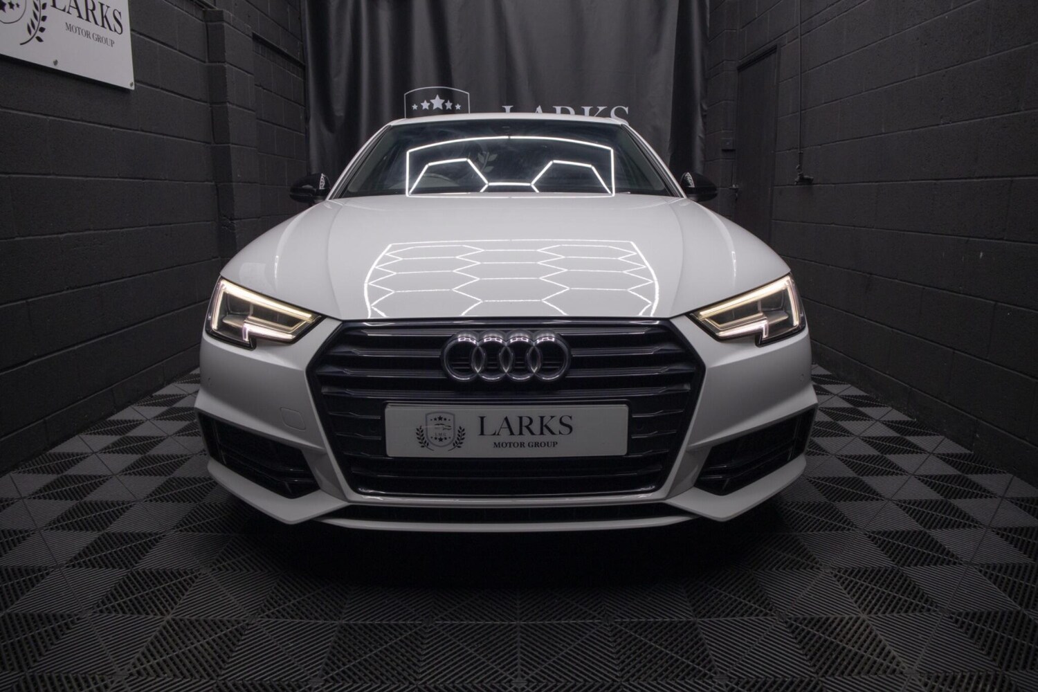 Used Audi A4 2017 for sale - 78156981: Photo 18