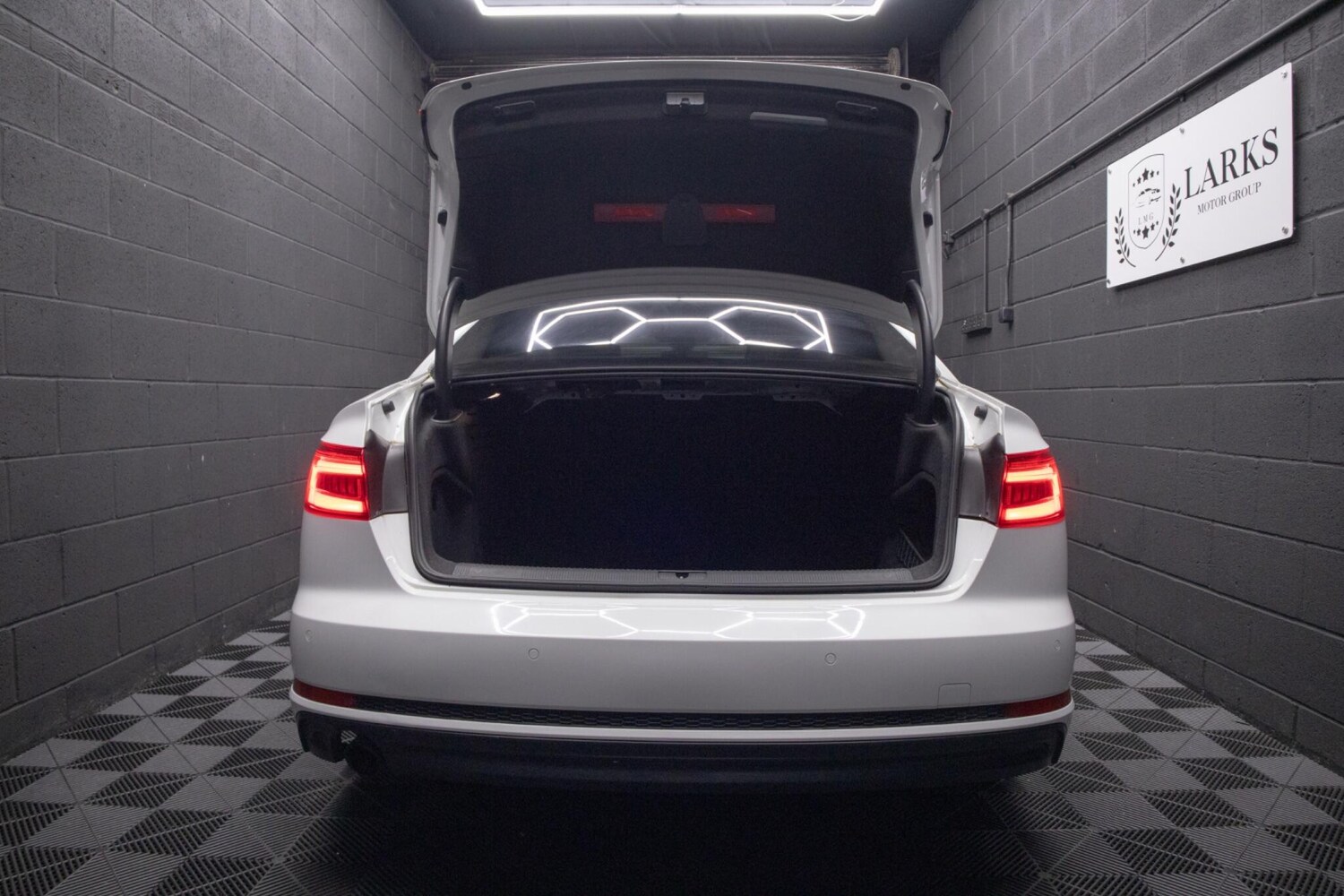 Used Audi A4 2017 for sale - 78156981: Photo 46