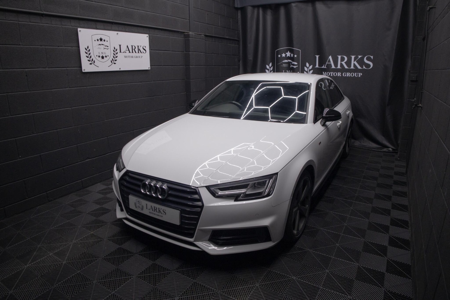 Used Audi A4 2017 for sale - 78156981: Photo 7