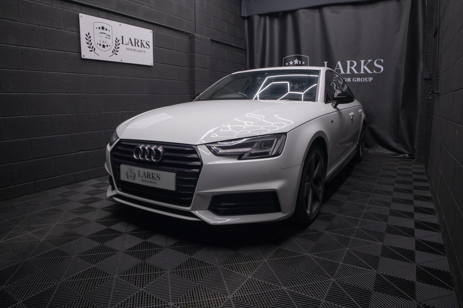 Used Audi A4 2017 for sale - 78156981: Photo 9