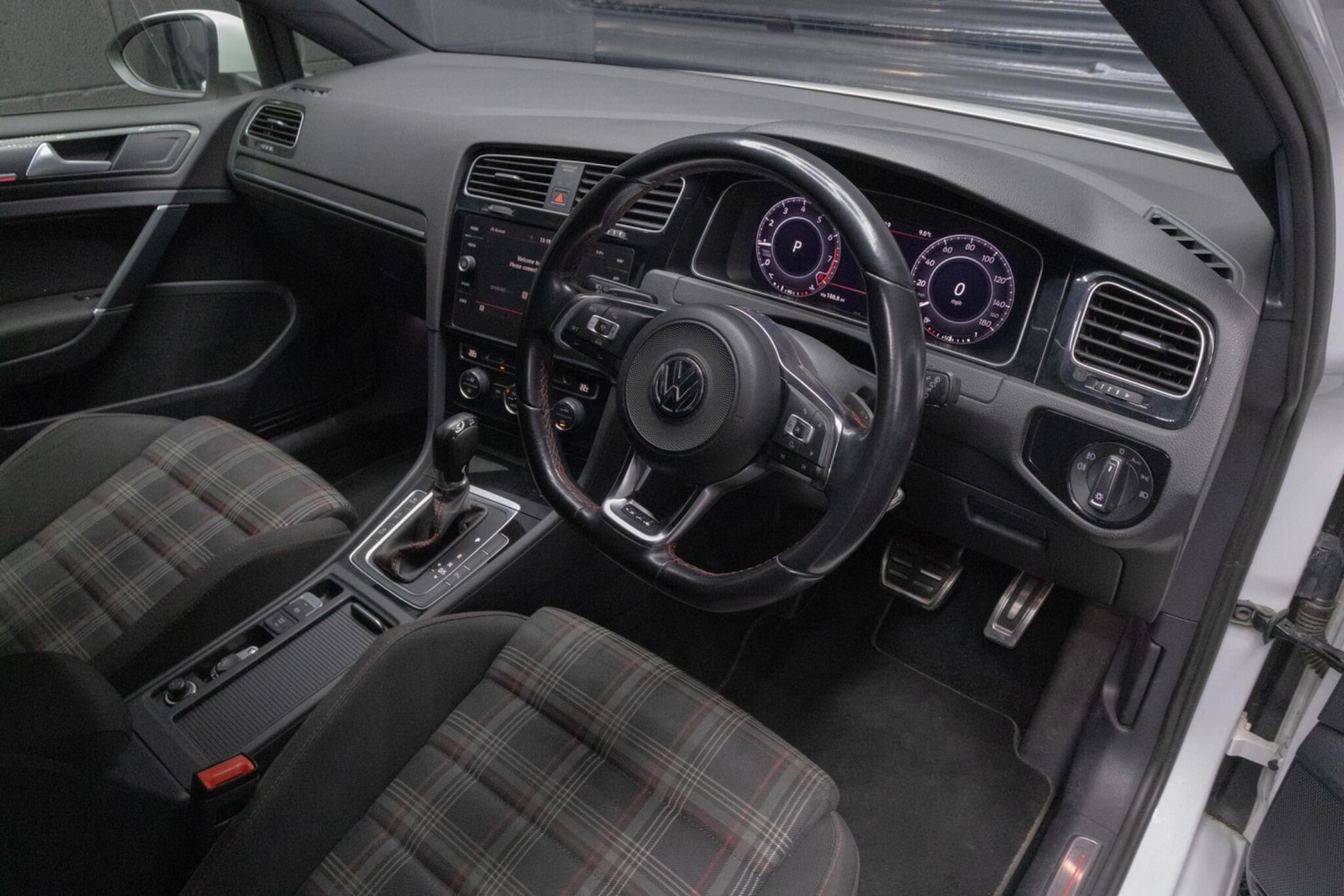 Used Volkswagen Golf for sale - 77898305: Photo 2