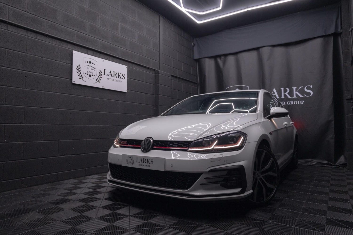 Used Volkswagen Golf 2018 for sale - 76823876: Photo 1