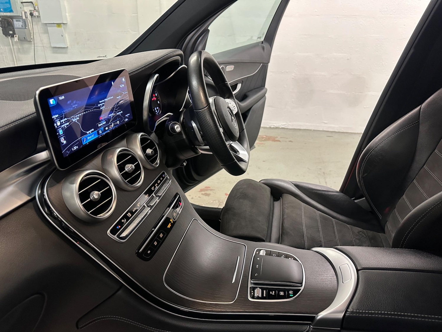 Used Mercedes-Benz GLC 2020 for sale - 76337679: Photo 51