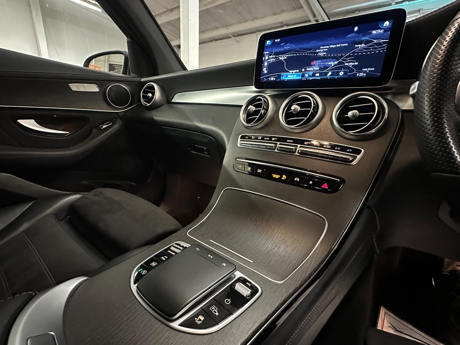 Used Mercedes-Benz GLC 2020 for sale - 76337679: Photo 60