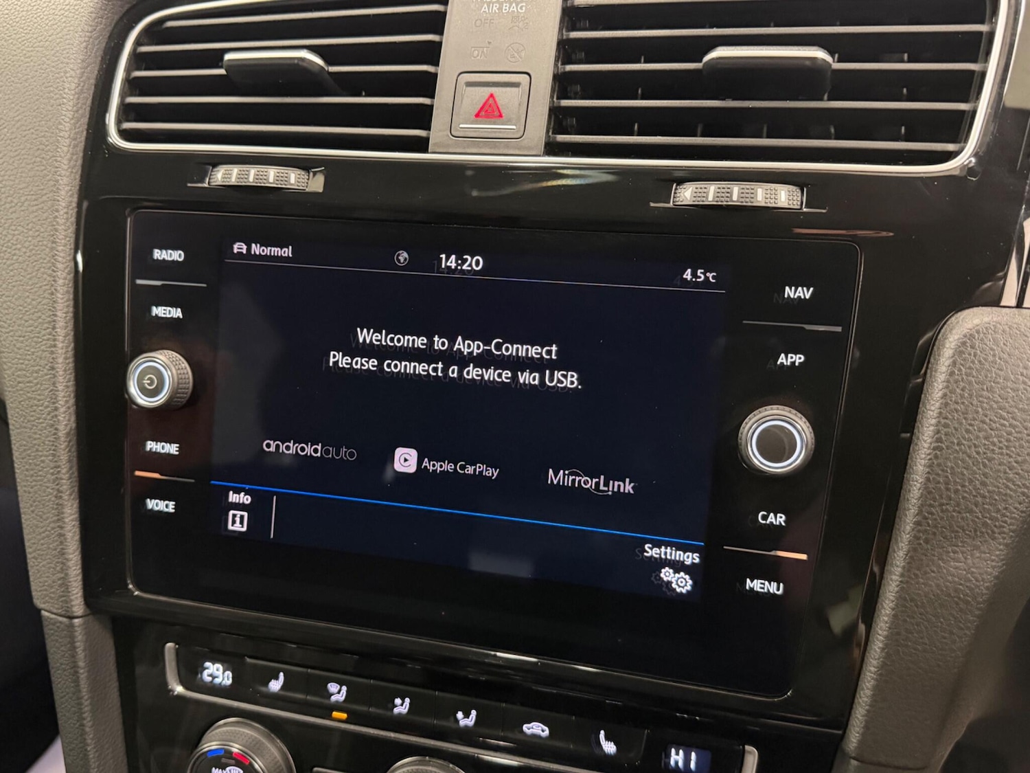 Used Volkswagen Golf 2017 for sale - 78036278: Photo 35