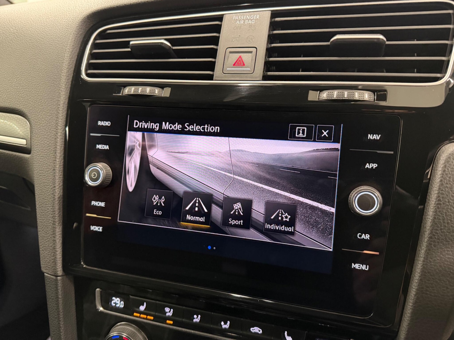 Used Volkswagen Golf 2017 for sale - 78036278: Photo 41