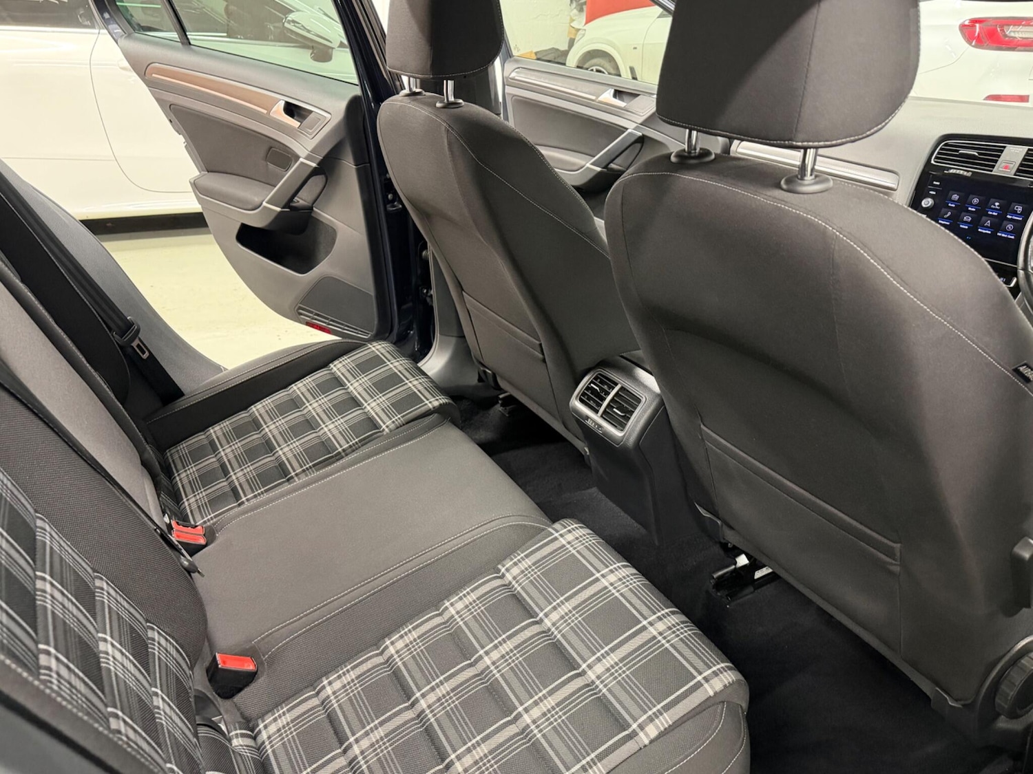 Used Volkswagen Golf 2017 for sale - 78036278: Photo 50