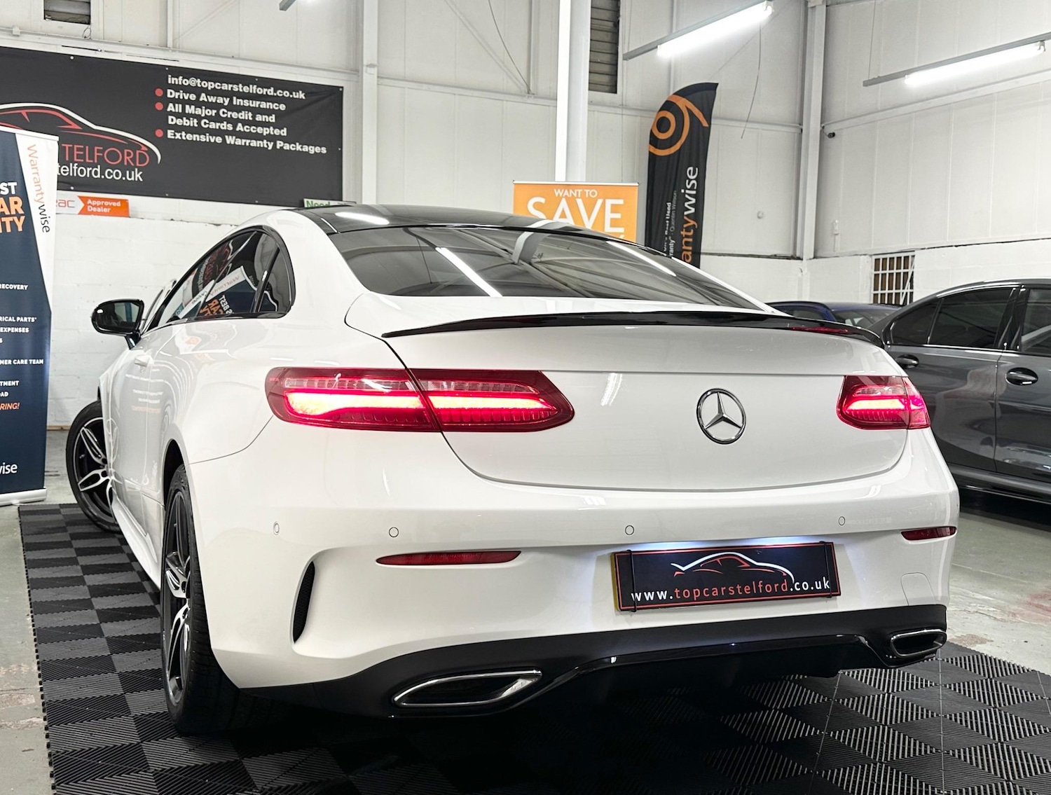 Used Mercedes-Benz E Class for sale - 77306199: Photo 3