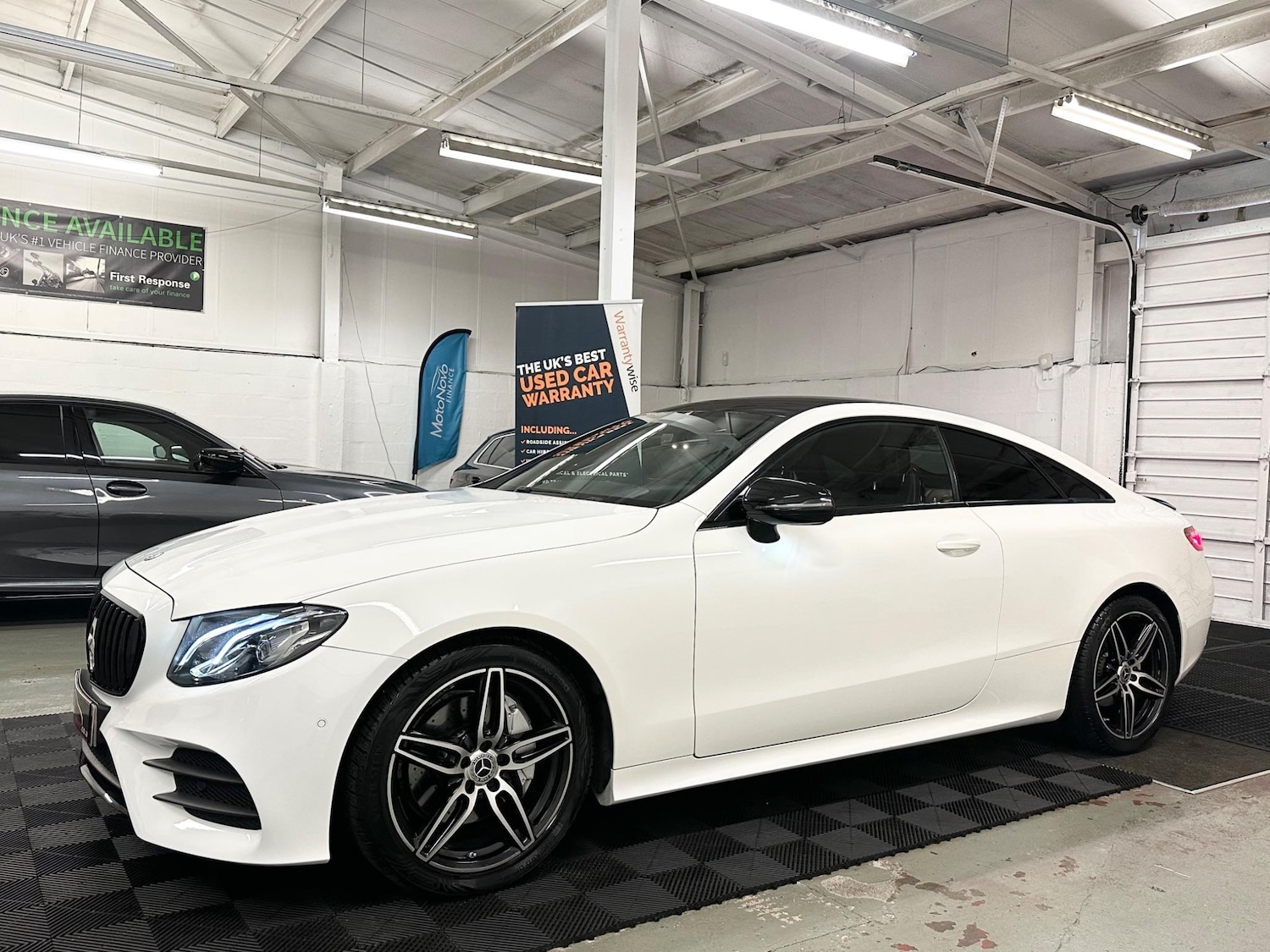 Used Mercedes-Benz E Class for sale - 77306199: Photo 31