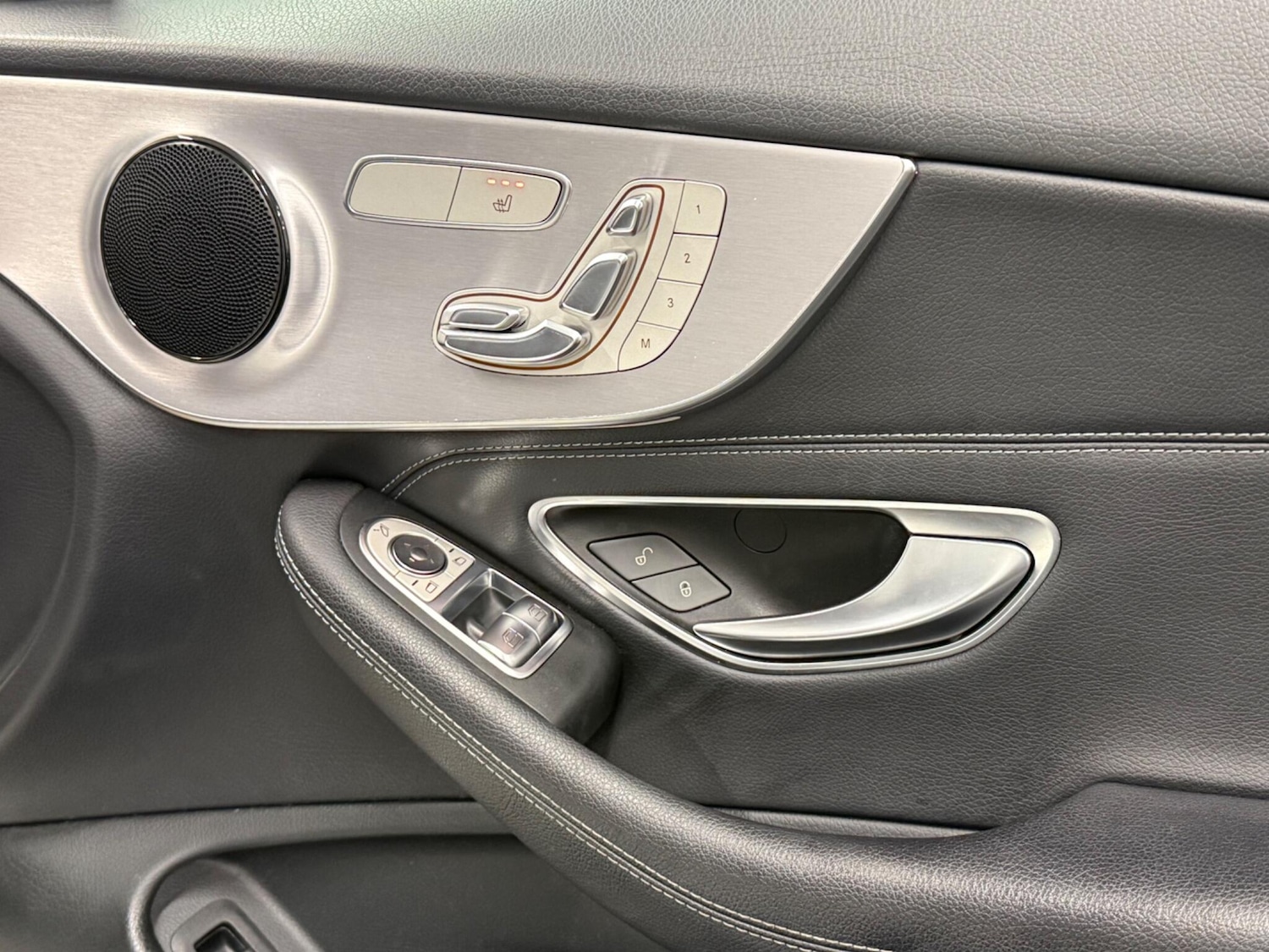 Used Mercedes-Benz C Class 2018 for sale - 76549090: Photo 44