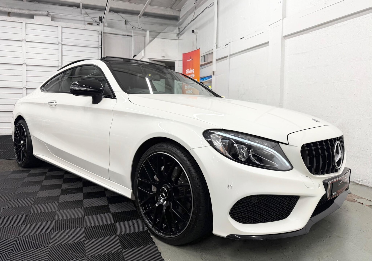 Used Mercedes-Benz C Class 2018 for sale - 76549090: Photo 9
