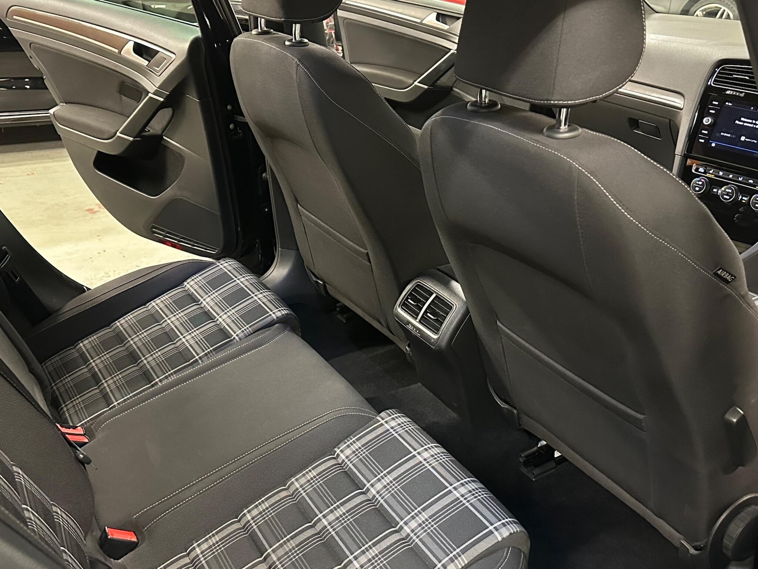 Used Volkswagen Golf 2018 for sale - 77722612: Photo 21