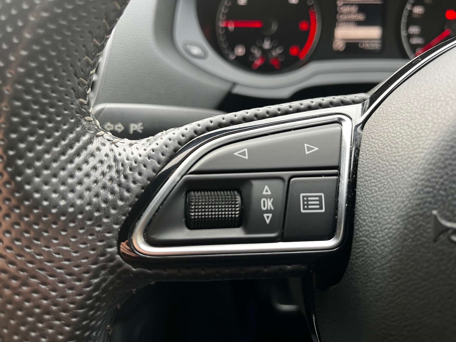 Used Audi Q3 2012 for sale - 77128549: Photo 41