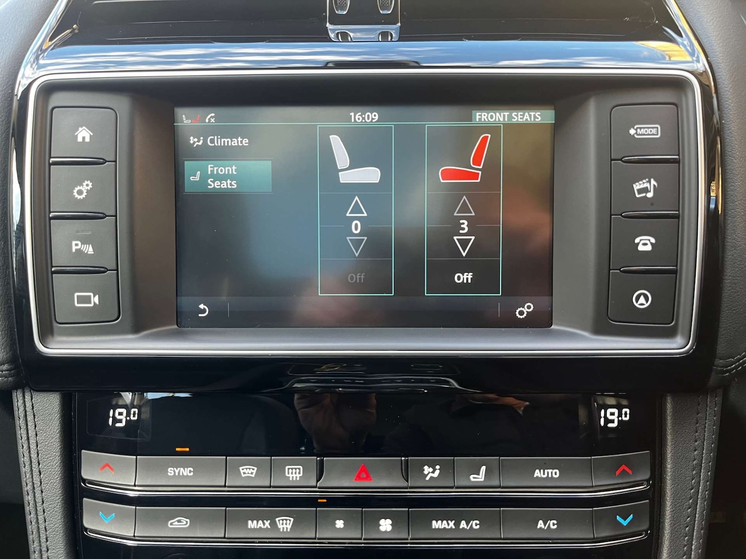 Used Jaguar F-Pace 2017 for sale - 76462011: Photo 13