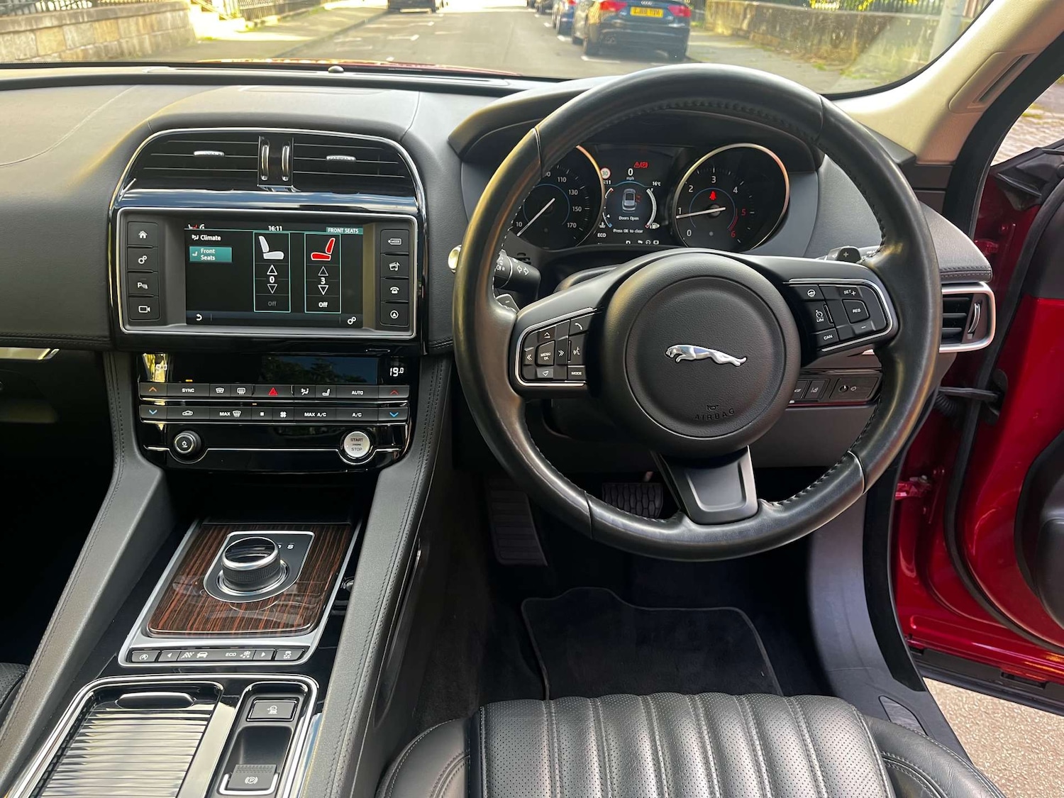 Used Jaguar F-Pace 2017 for sale - 76462011: Photo 16